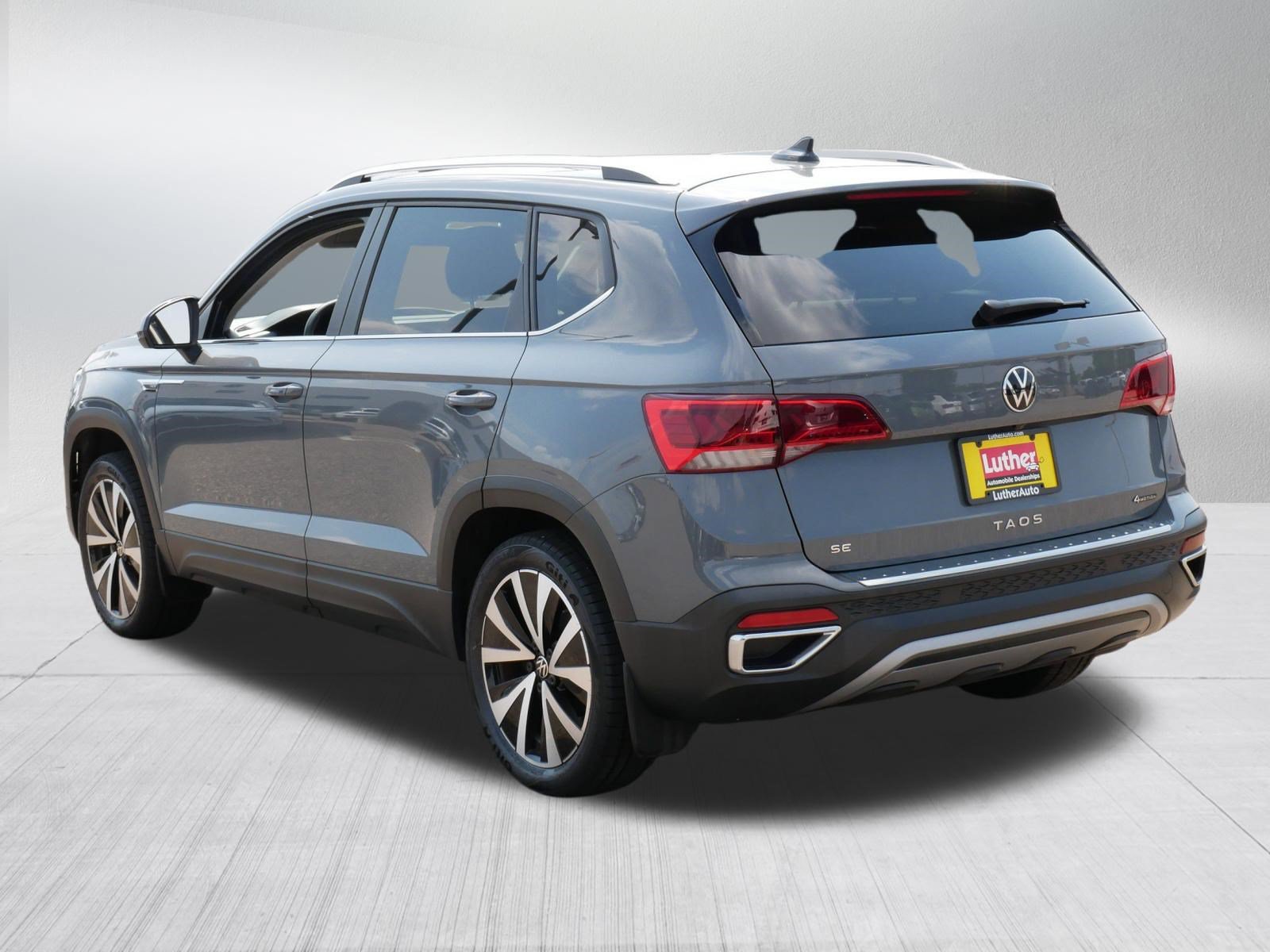 Used 2023 Volkswagen Taos SE AWD/4WD image 5