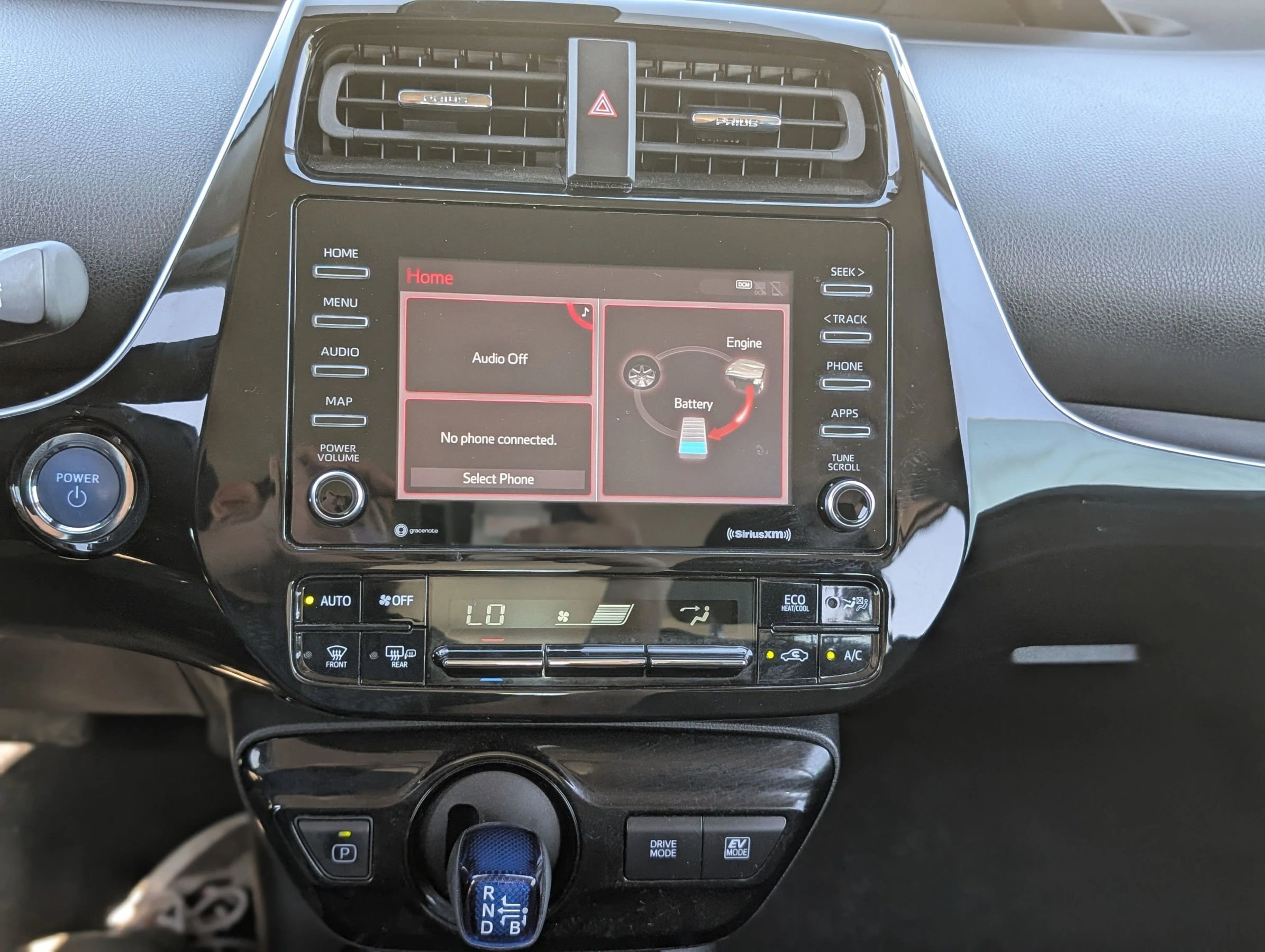 Used 2022 Toyota Prius LE image 28