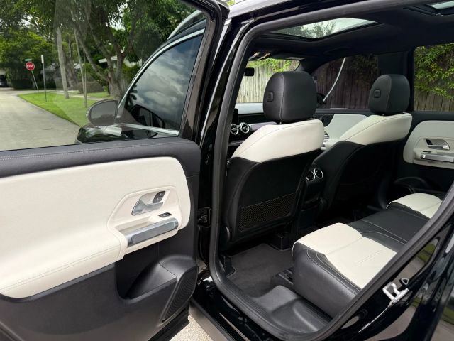 Used 2021 Mercedes-Benz GLB 250 image 14