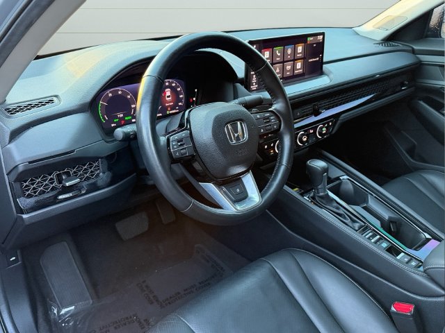 Used 2025 Honda Accord Touring image 11