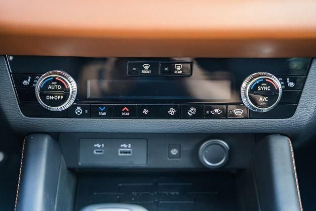 New 2025 Mitsubishi Outlander SEL image 23