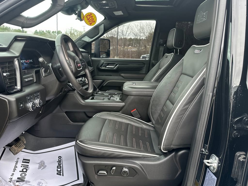 Used 2025 GMC Sierra 2500 AT4X w/ AT4X AEV Edition image 9