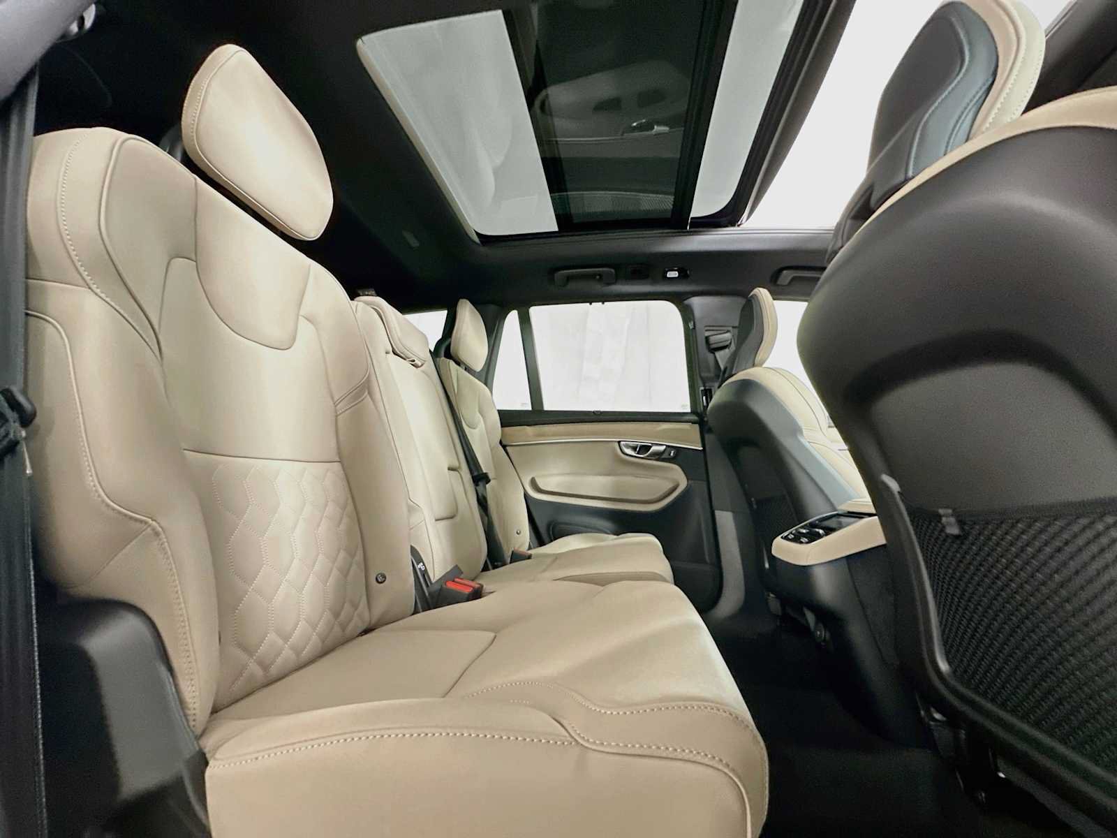 New 2027 Volvo XC90 B6 Plus AWD/4WD image 26