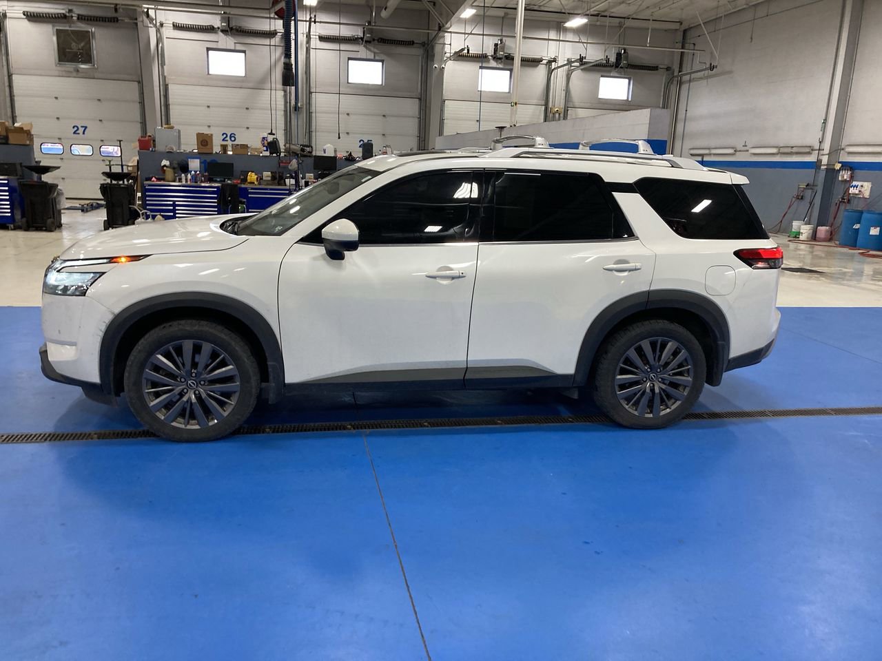 Used 2022 Nissan Pathfinder SL w/ SL Premium Package AWD/4WD image 4