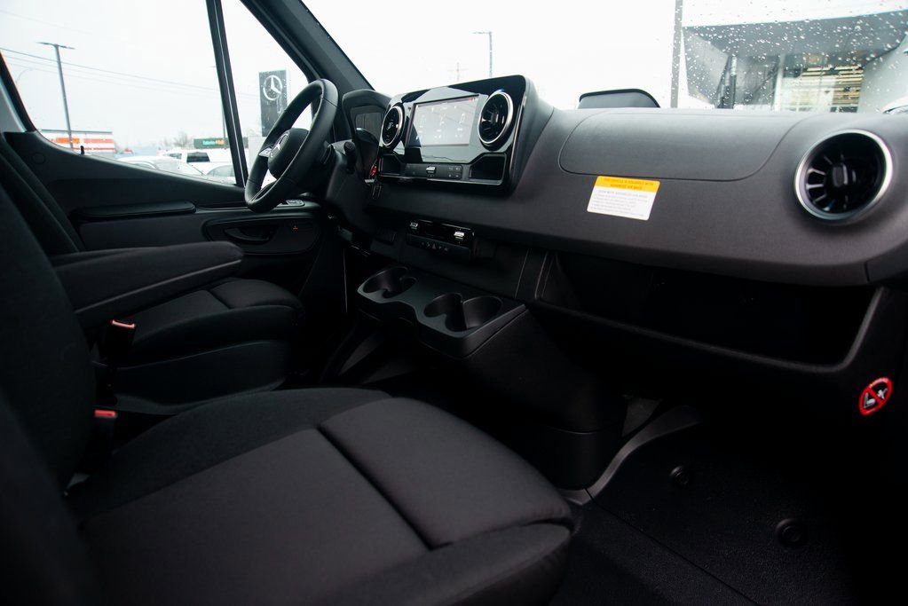 New 2025 Mercedes-Benz Sprinter 2500 image 28