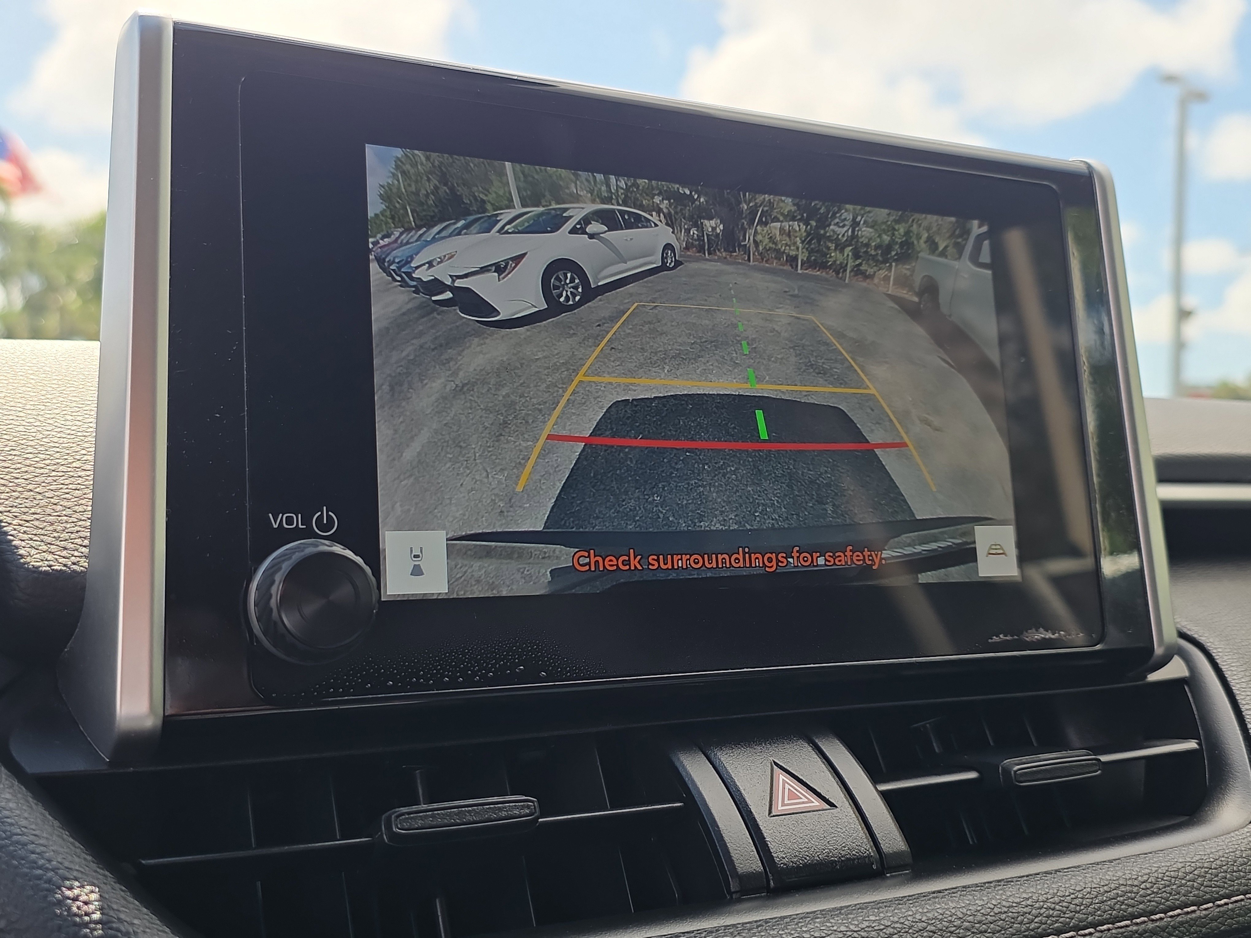 Used 2024 Toyota RAV4 XLE FWD image 34