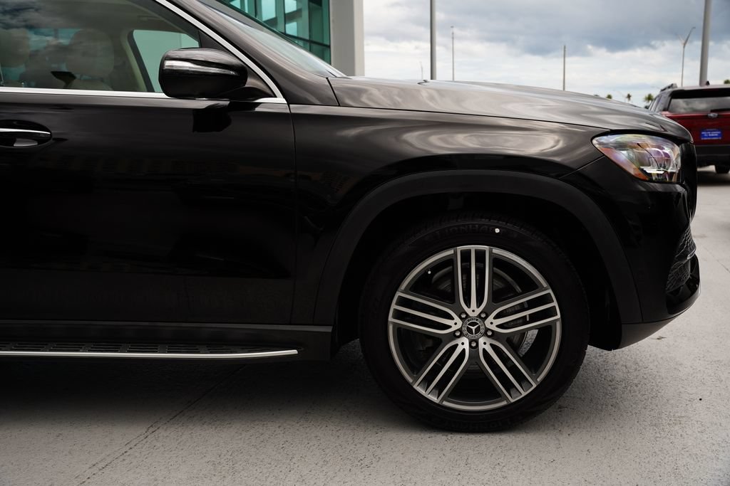 Used 2023 Mercedes-Benz GLS 450 4MATIC image 3