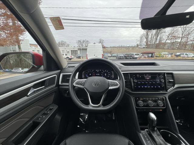 Certified 2022 Volkswagen Atlas SE w/ Black Wheel Package image 14