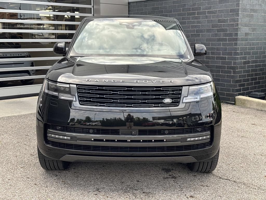 New 2026 Land Rover Range Rover Long Wheelbase SE AWD/4WD image 2