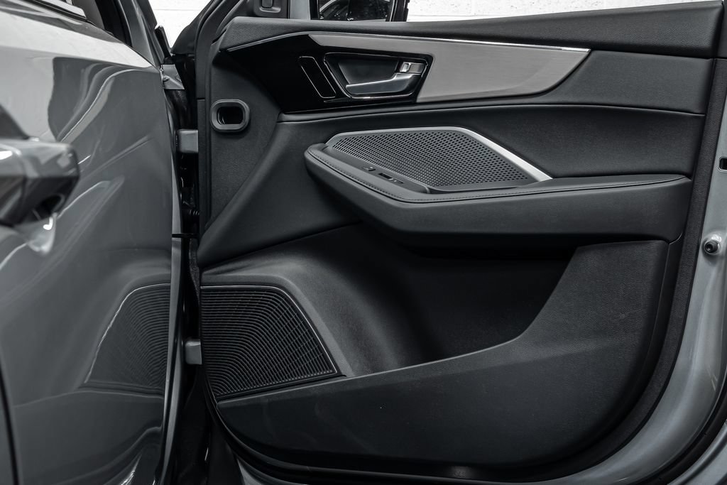New 2026 Acura MDX SH-AWD image 17