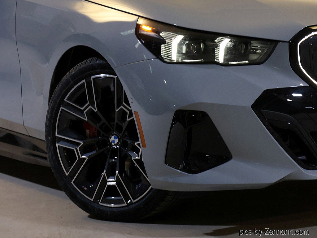 Used 2026 BMW i5 eDrive40 w/ M Sport Package image 3