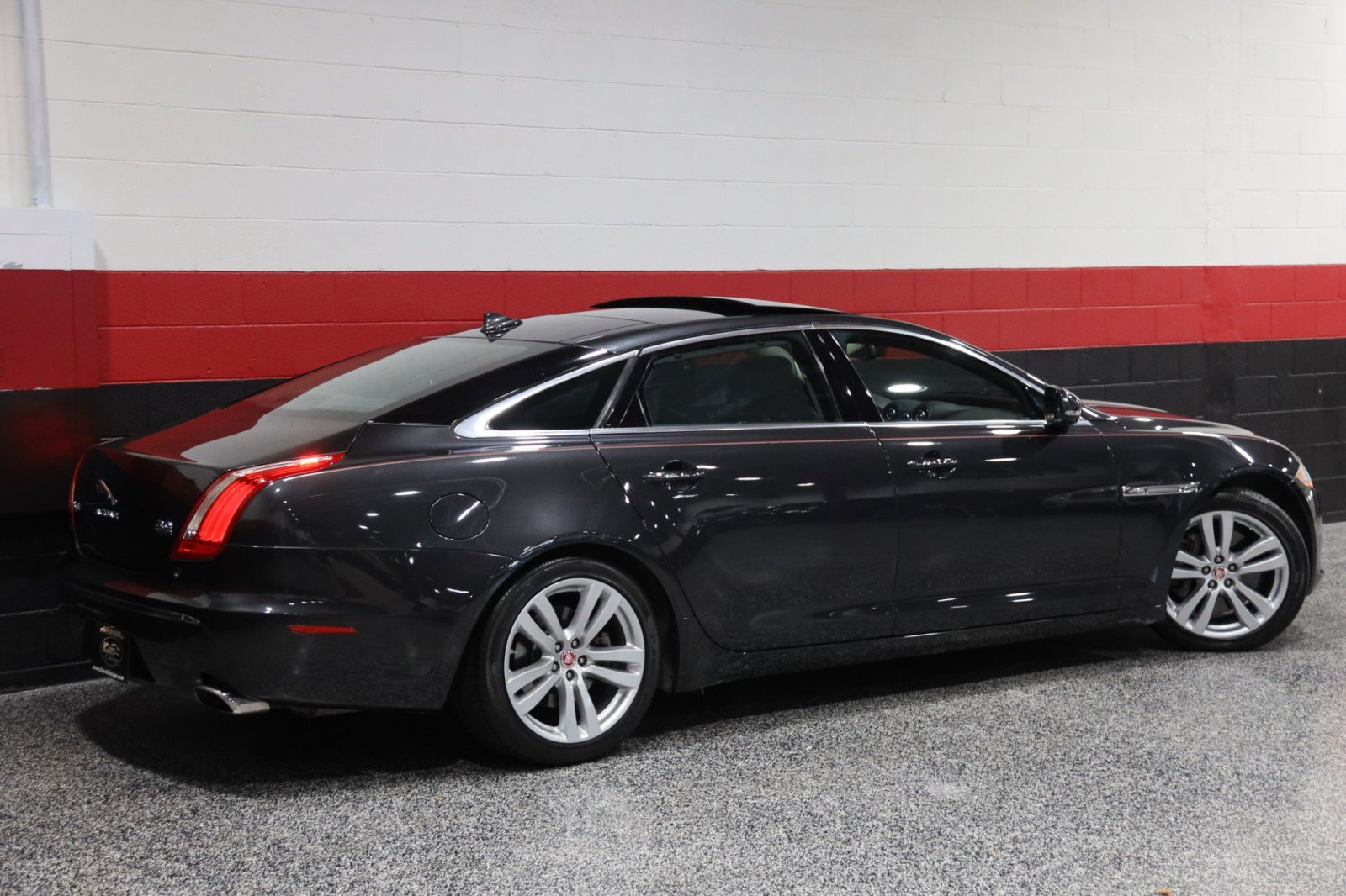 Used 2014 Jaguar XJ L Portfolio image 8