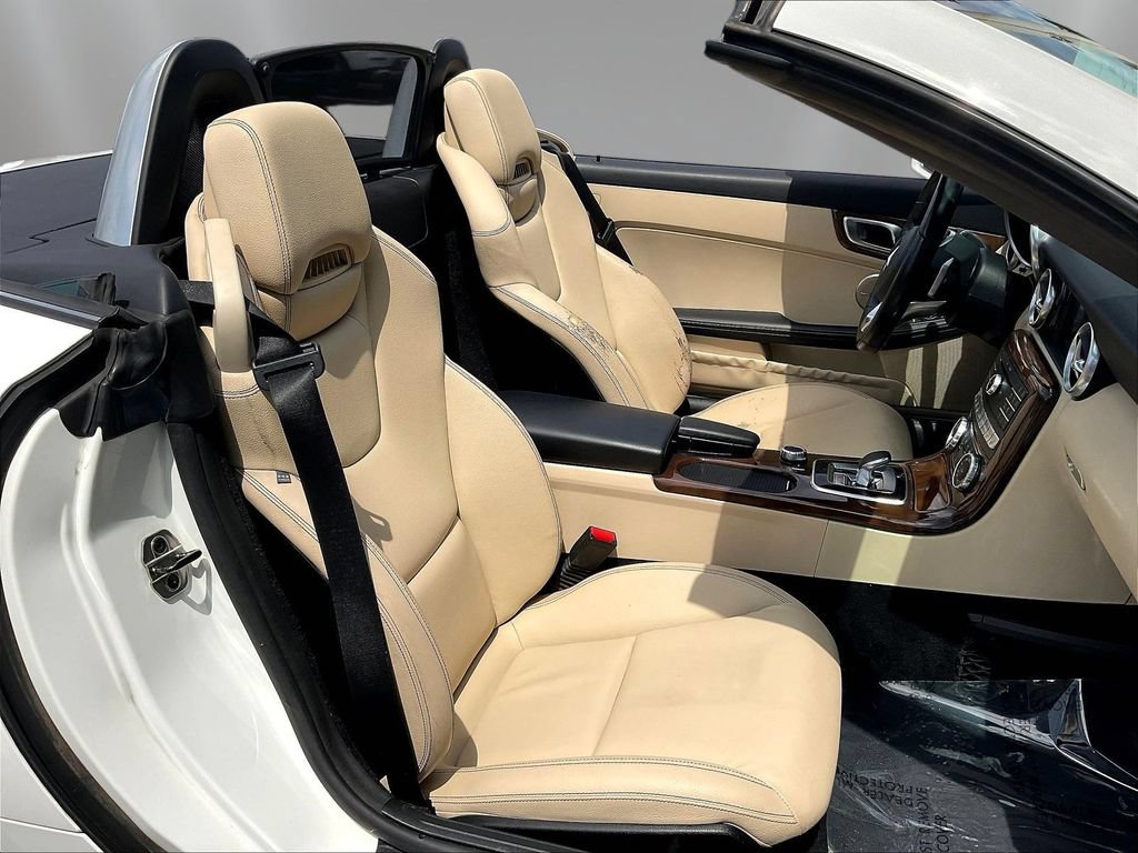 Used 2020 Mercedes-Benz SLC 300 image 24