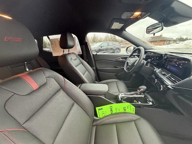 Used 2024 Chevrolet Trax RS FWD image 10