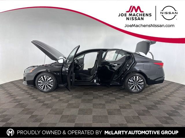 Used 2025 Nissan Altima 2.5 SV image 9
