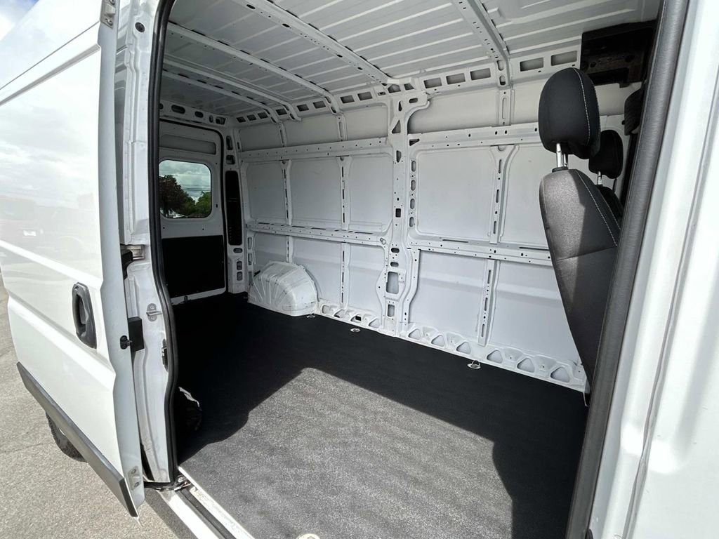 Used 2023 RAM ProMaster 2500 FWD image 17