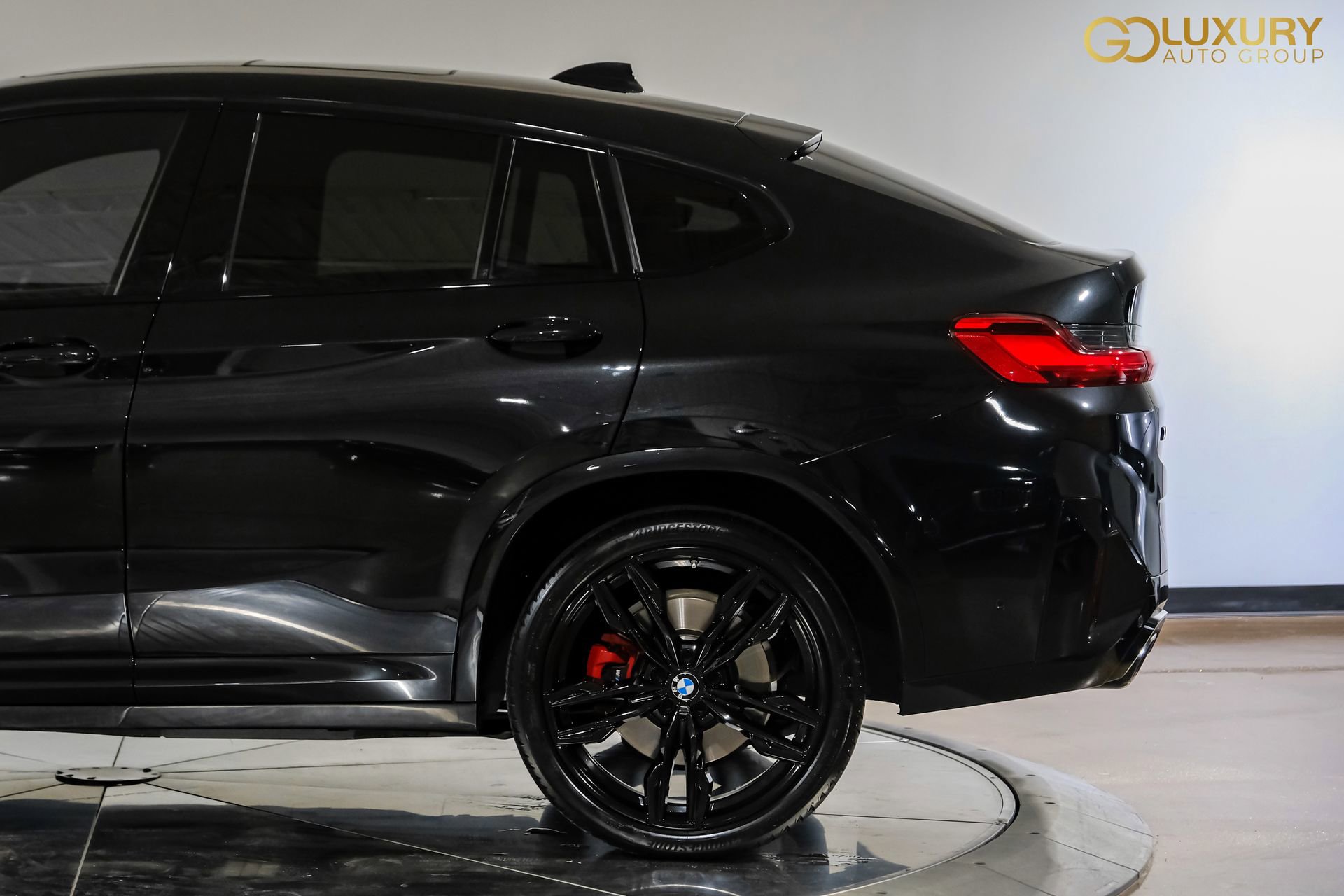 Used 2024 BMW X4 M40i w/ Premium Package image 15