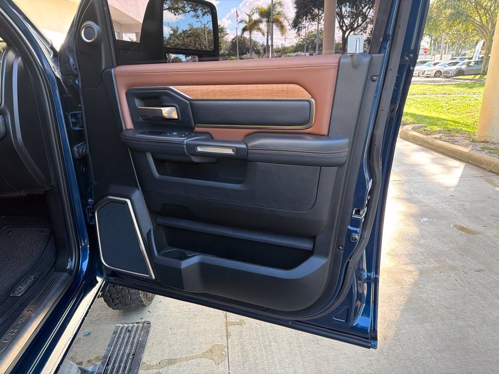 Used 2023 RAM 3500 Limited AWD/4WD image 30