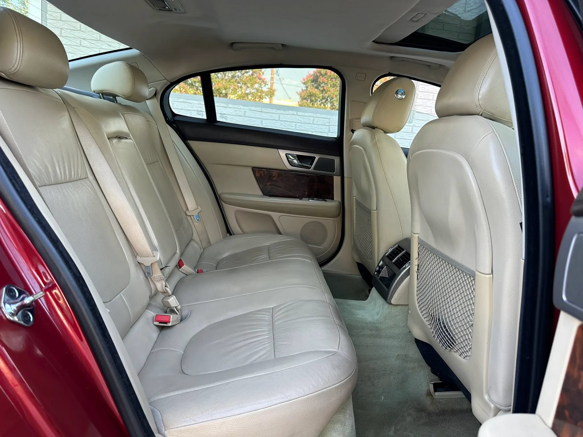 Used 2011 Jaguar XF RWD image 24