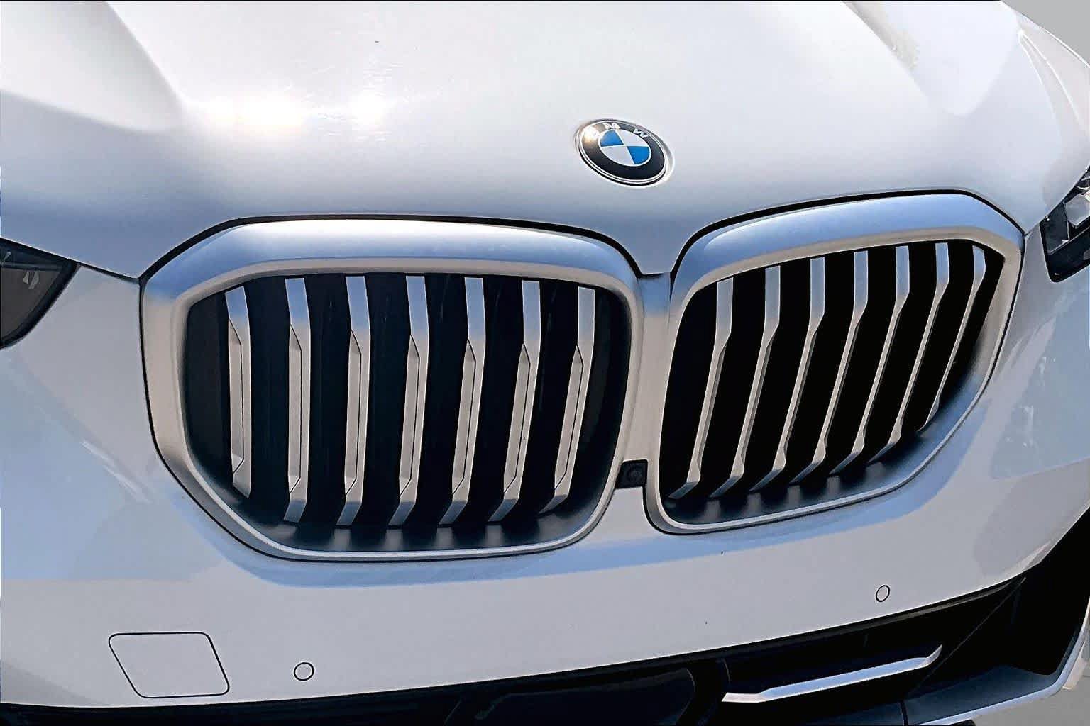 Used 2024 BMW X5 sDrive40i w/ Premium Package RWD image 31