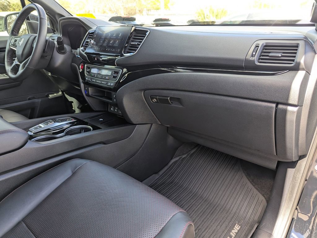 Used 2024 Honda Ridgeline Black Edition image 9