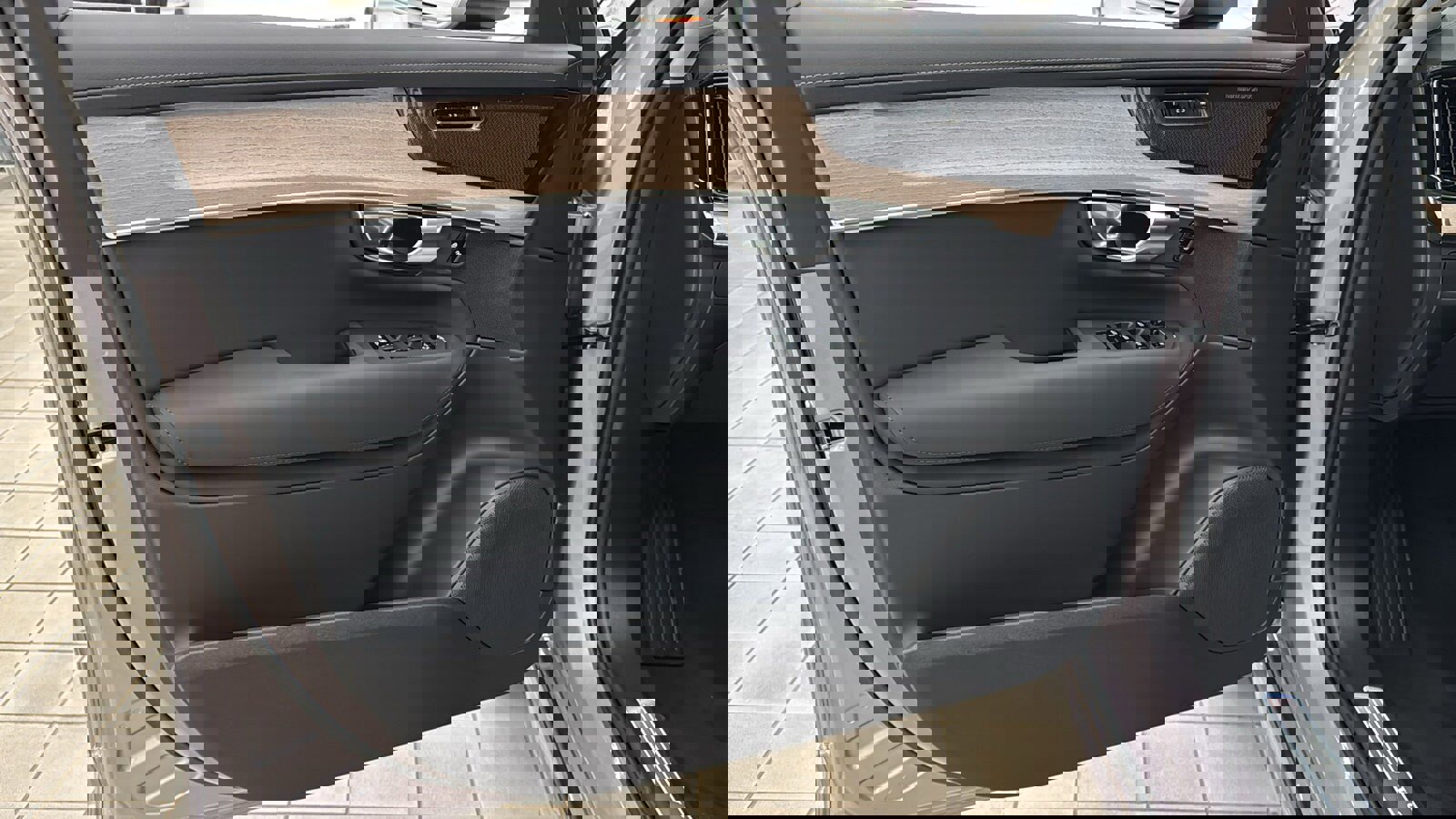 Used 2026 Volvo XC90 B5 Plus w/ Protection Package image 21