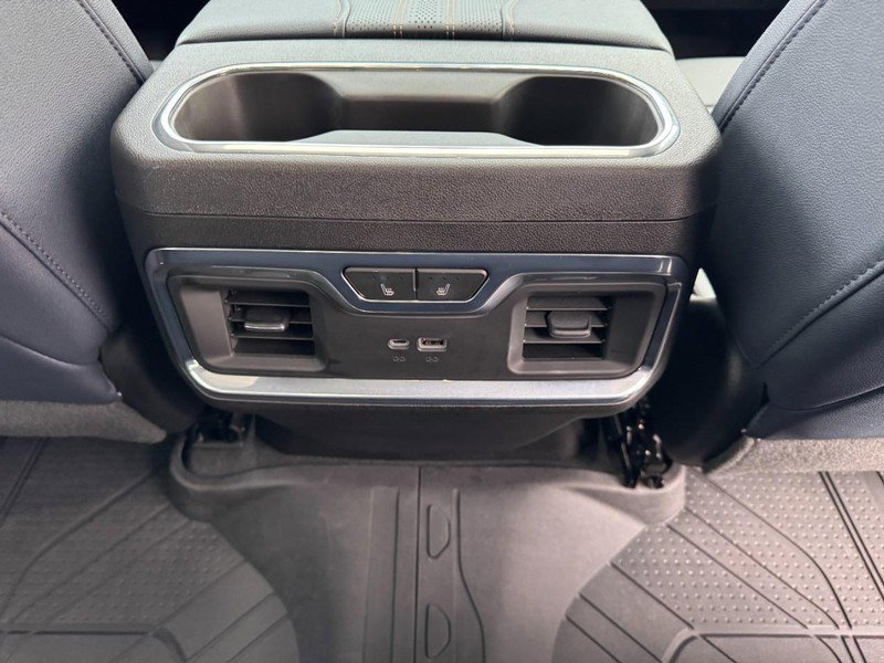 Used 2022 Chevrolet Silverado 1500 High Country w/ High Country Premium Package image 16