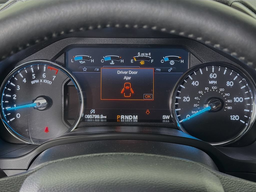 Used 2019 Ford Expedition XLT w/ Equipment Group 202A AWD/4WD image 15