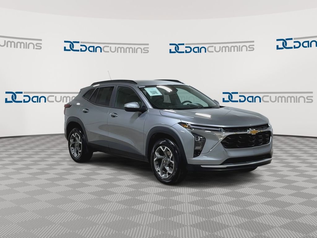 Used 2024 Chevrolet Trax LT image 3