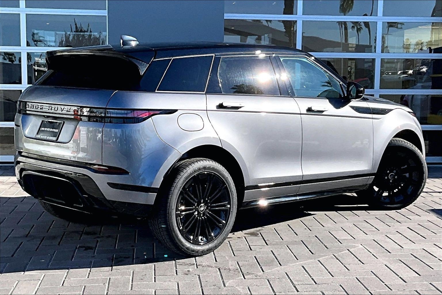 Used 2025 Land Rover Range Rover Evoque Dynamic SE image 13
