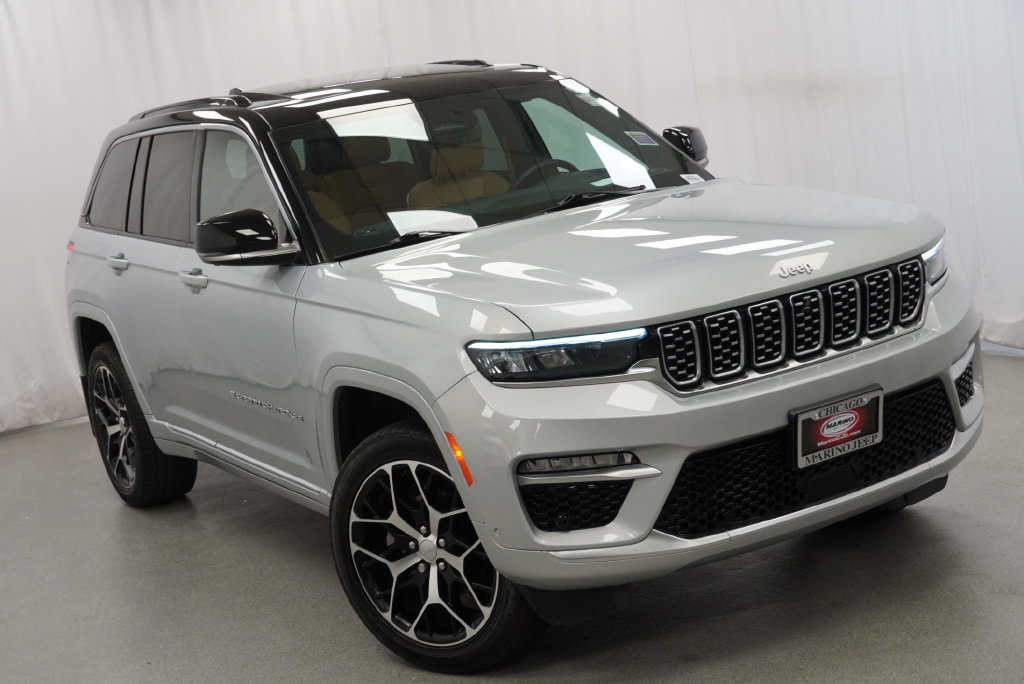 Used 2025 Jeep Grand Cherokee Summit AWD/4WD image 13