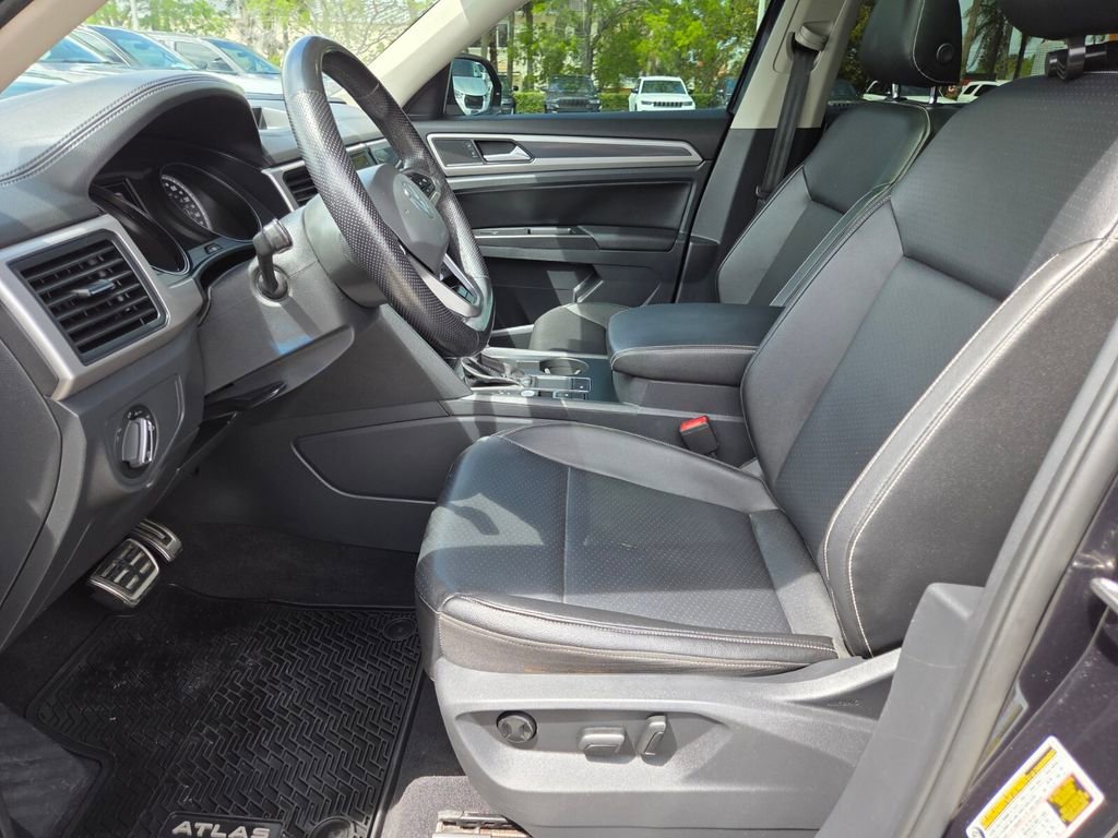 Used 2021 Volkswagen Atlas SE w/ Panoramic Sunroof Package FWD image 25
