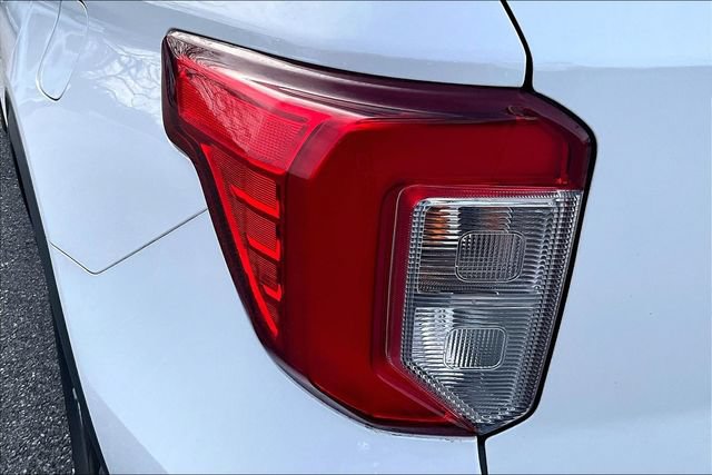 Used 2023 Ford Explorer XLT AWD/4WD image 22