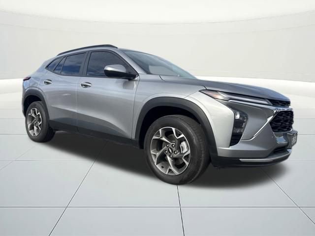 Used 2025 Chevrolet Trax LT w/ Driver Confidence Package image 10