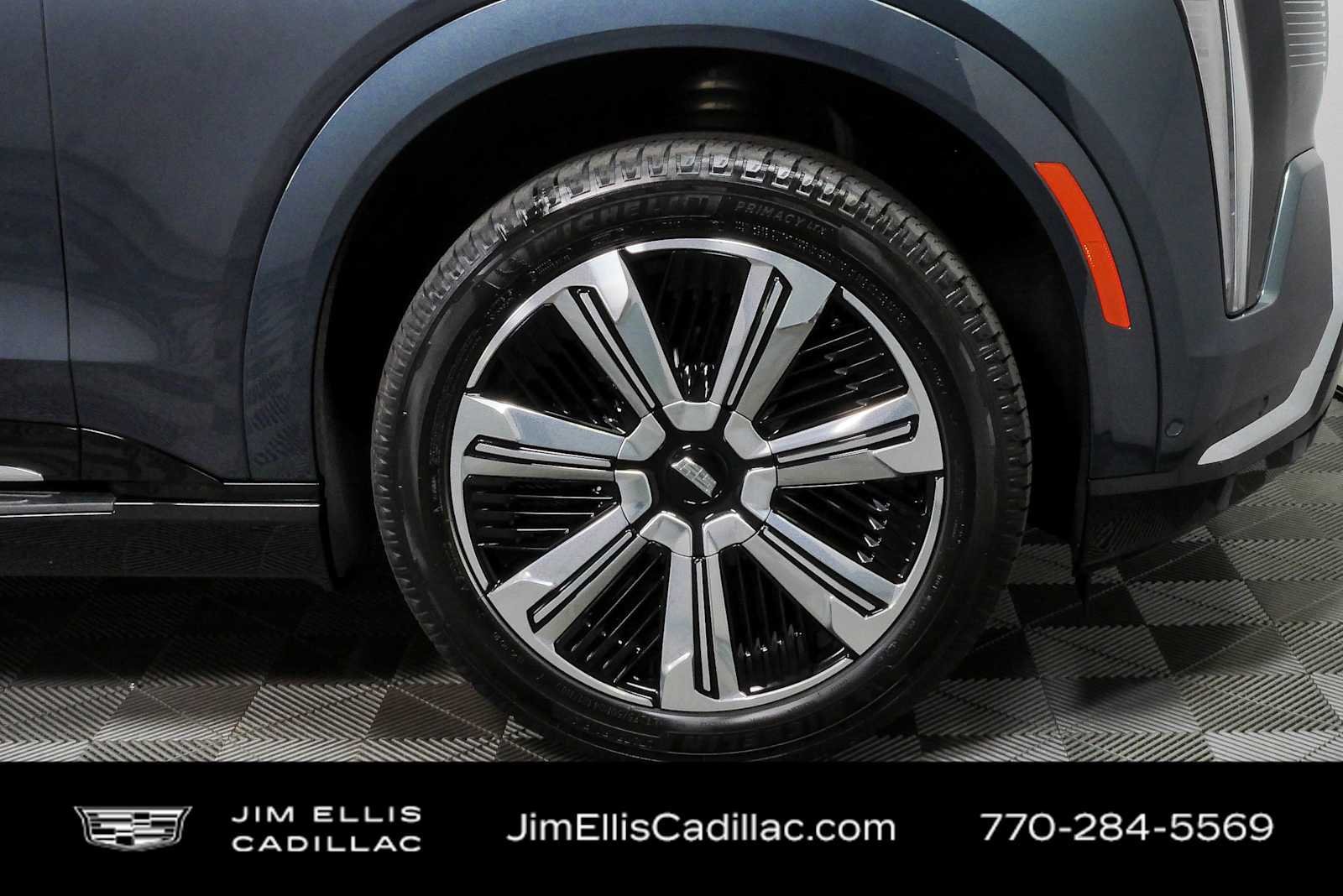 Certified 2025 Cadillac Escalade IQ Luxury 2 w/ LPO, Premium Carpet Package AWD/4WD image 40