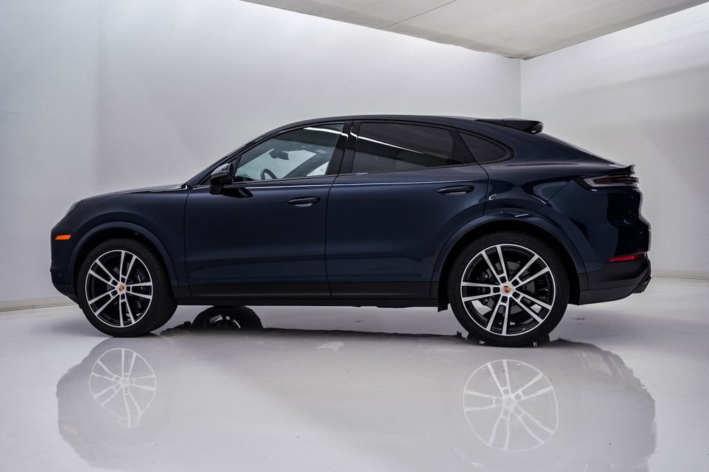 Certified 2026 Porsche Cayenne Coupe AWD/4WD image 2