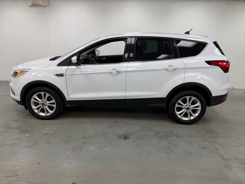 Used 2019 Ford Escape SE image 3