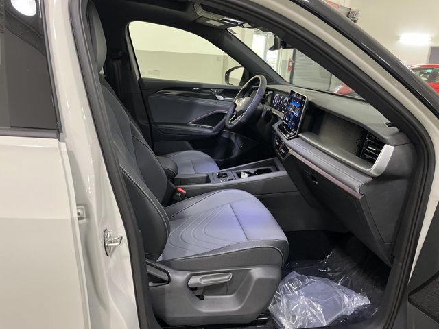 New 2026 Volkswagen Tiguan SE R-Line AWD/4WD image 36