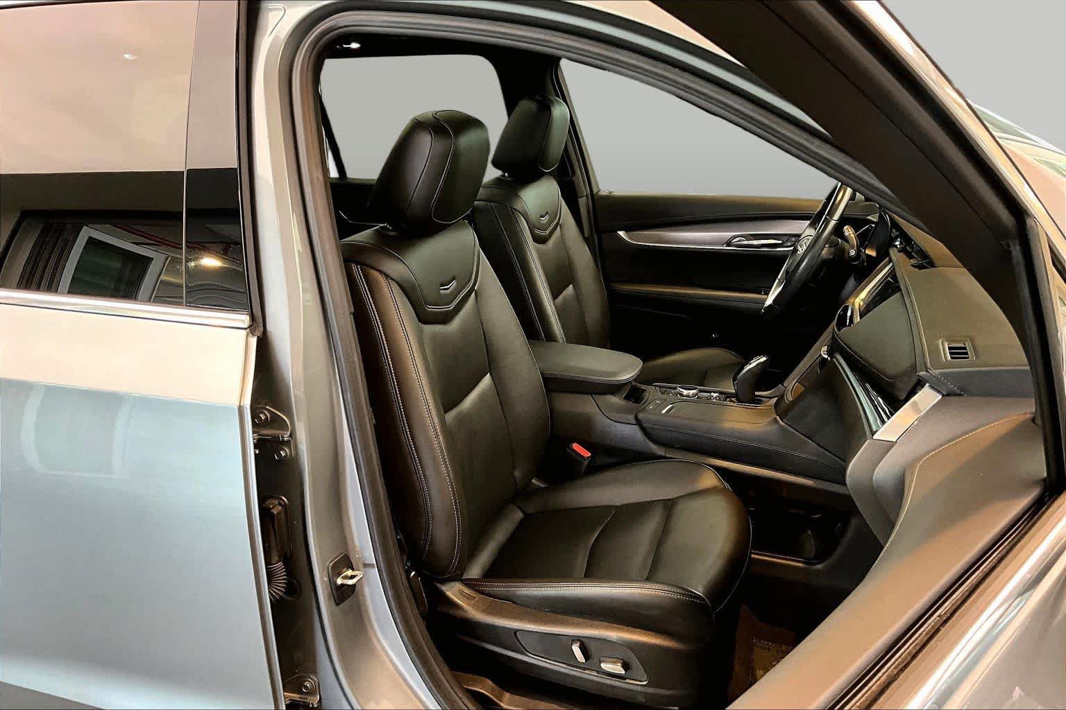 Used 2023 Cadillac XT6 Luxury FWD image 9