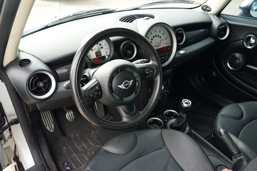 Used 2011 MINI Cooper S image 10