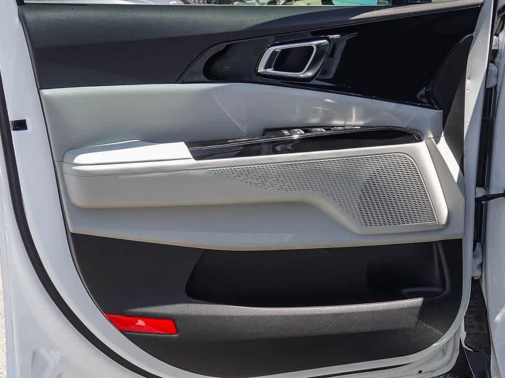 Certified 2023 Kia Carnival EX FWD image 19