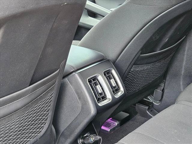 Used 2025 Kia Sorento LX FWD image 17