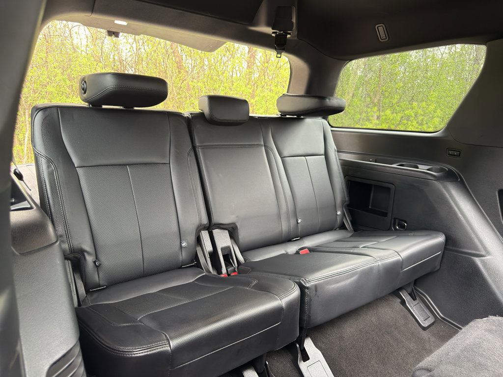 Used 2019 Ford Expedition XLT w/ Equipment Group 202A AWD/4WD image 27