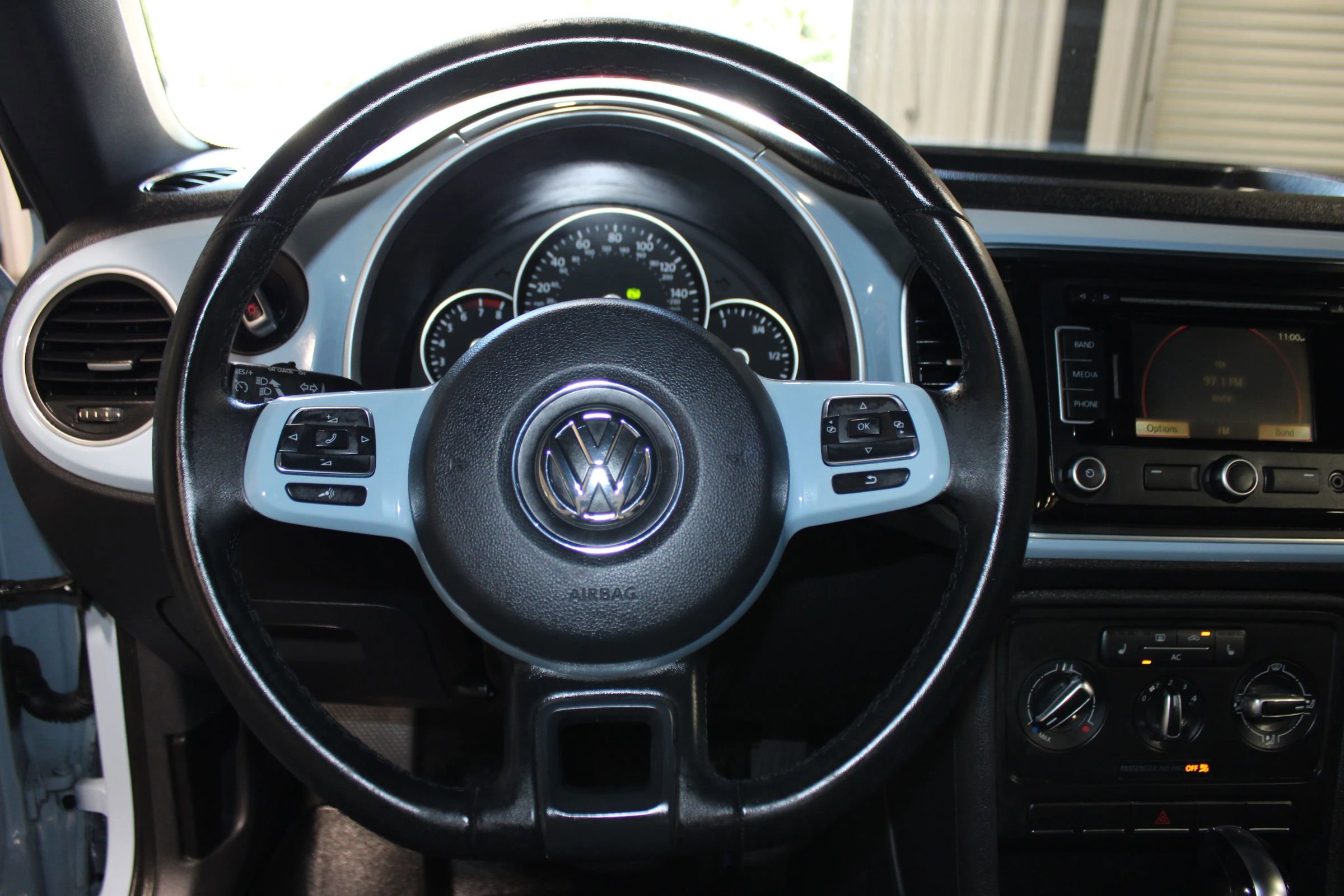 Used 2012 Volkswagen Beetle 2.5 FWD image 10