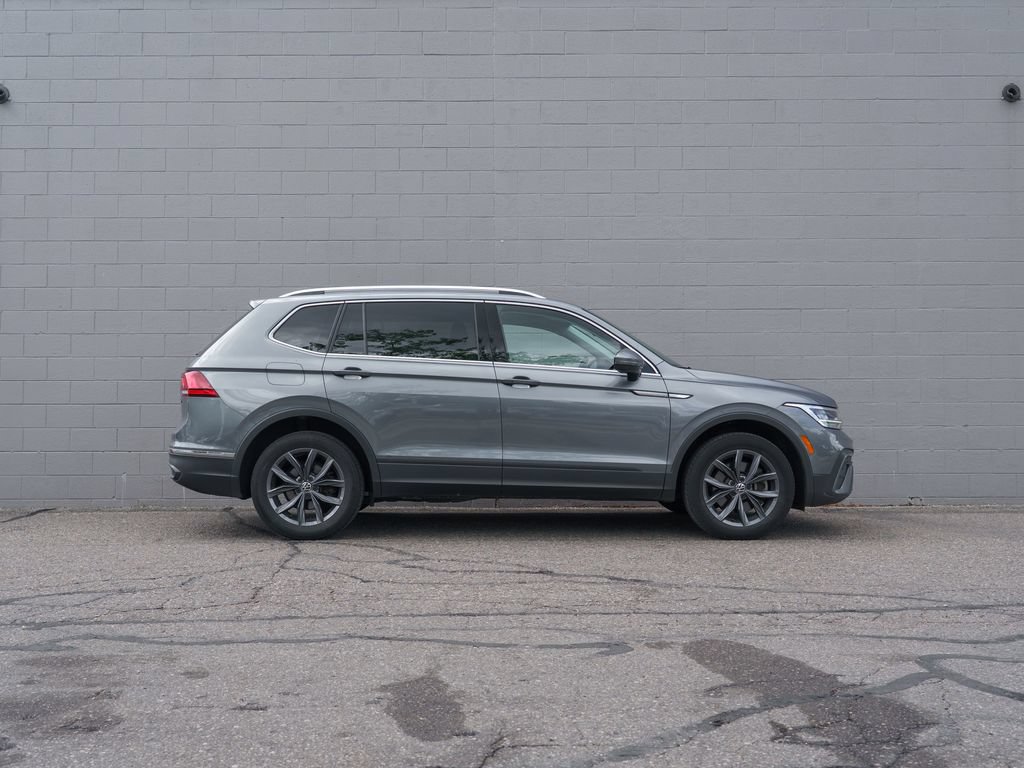 Used 2023 Volkswagen Tiguan SE AWD/4WD image 8