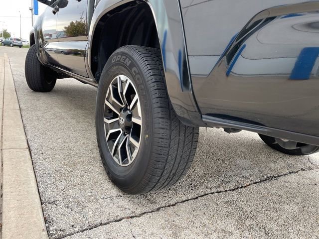 Used 2021 Toyota Tacoma TRD Off-Road image 19