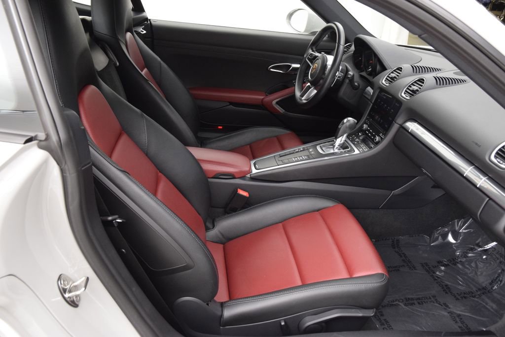 Used 2019 Porsche 718 Cayman RWD image 17