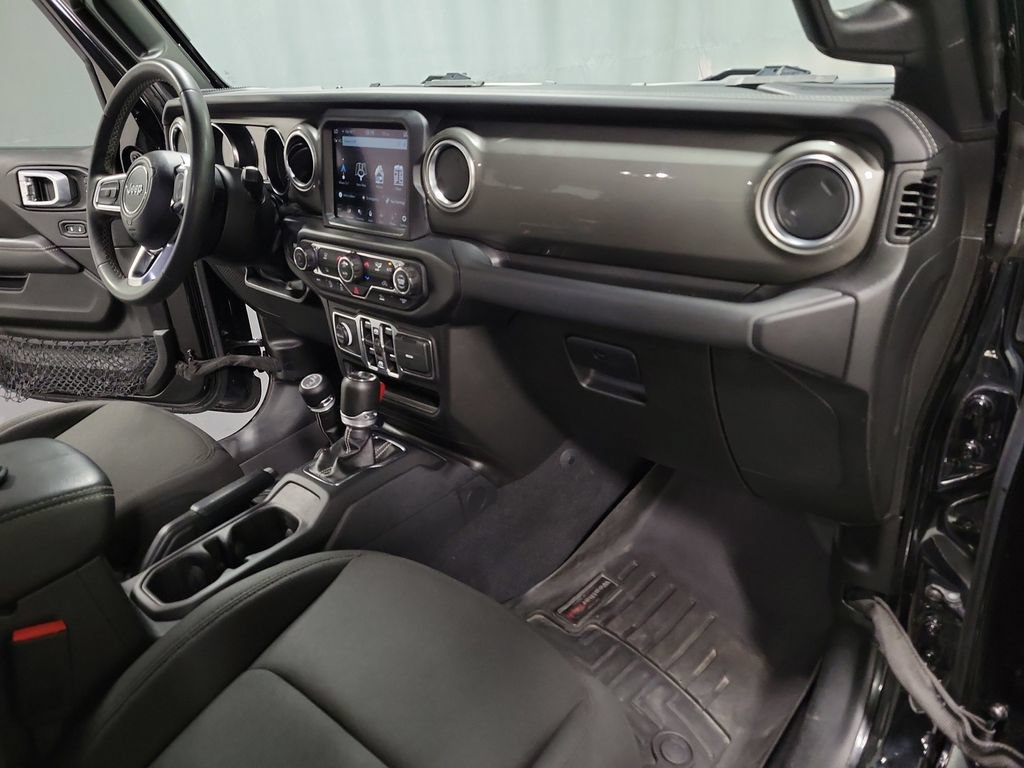 Used 2023 Jeep Wrangler Unlimited Sahara AWD/4WD image 33