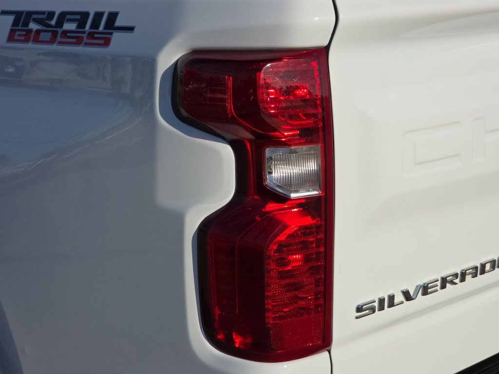 Used 2025 Chevrolet Silverado 1500 Custom Trail Boss AWD/4WD image 14