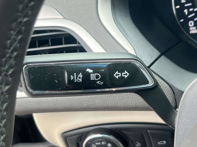 Used 2020 Lincoln MKZ w/ Convenience Package FWD image 22